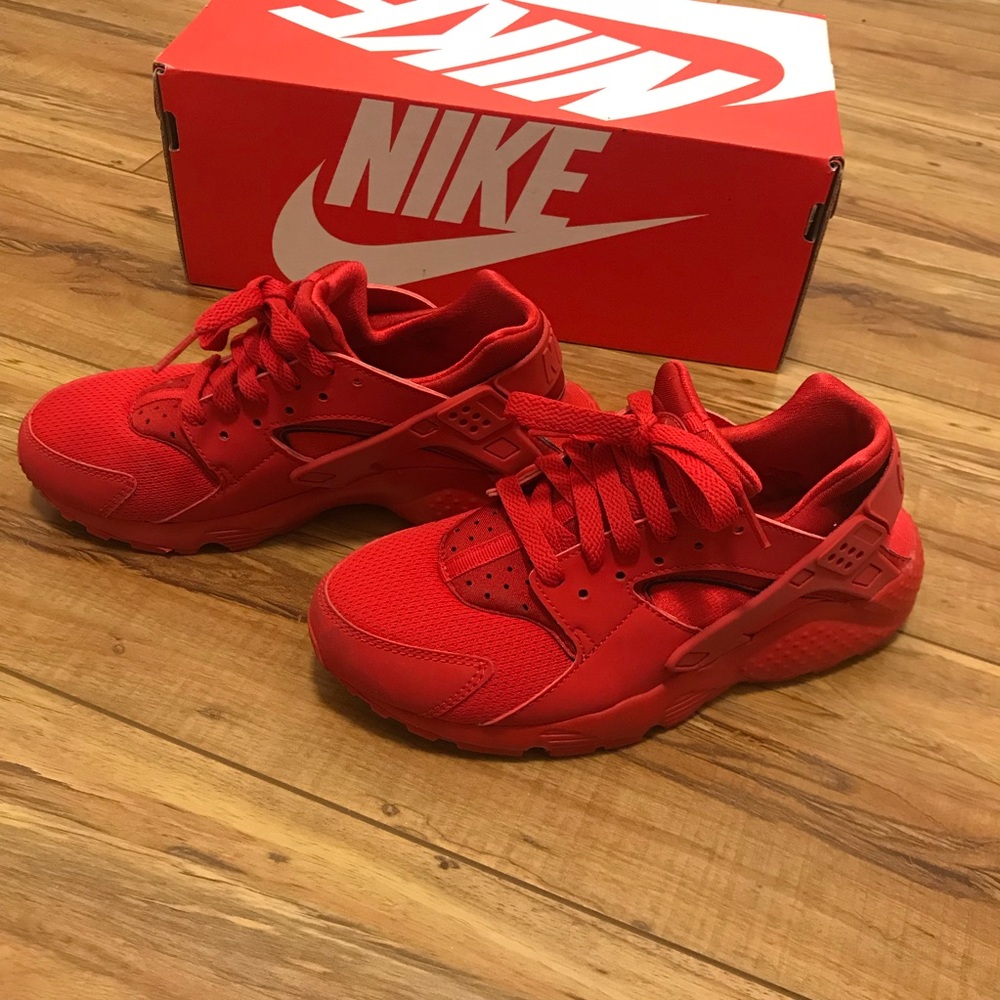 Red Nike Huarache in size 4.5